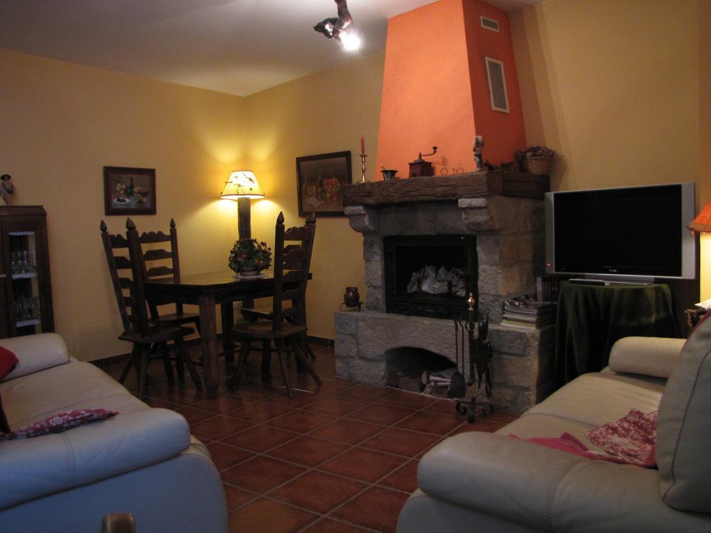 Hostal Rural Huartearena Iza Extérieur photo