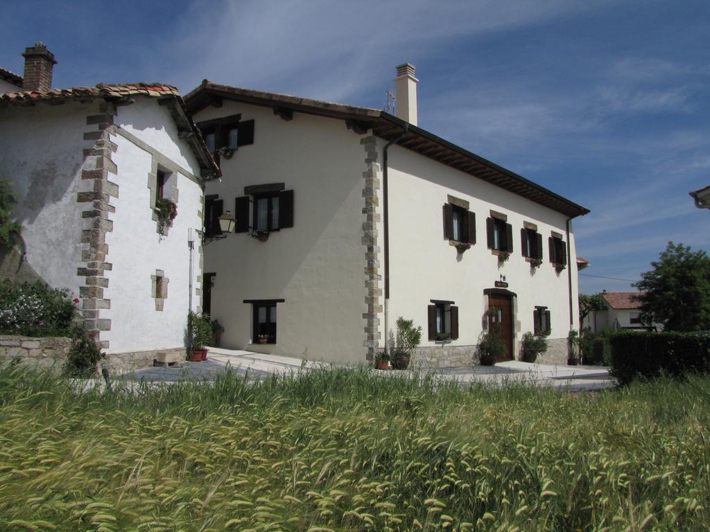 Hostal Rural Huartearena Iza Extérieur photo